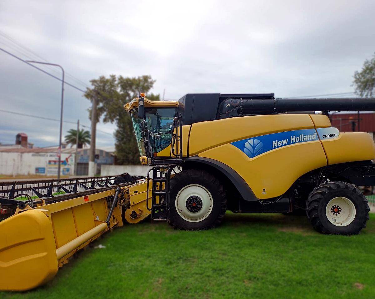 Cosechadora CR9060 año 2012 Motor 8.798hs Rotor 5,649 HSD