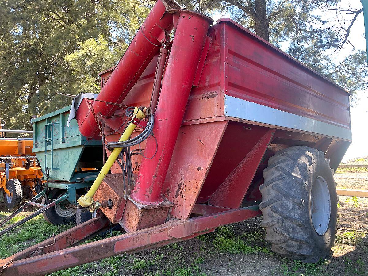 Tolva Comofra. 14tn. Neumatica