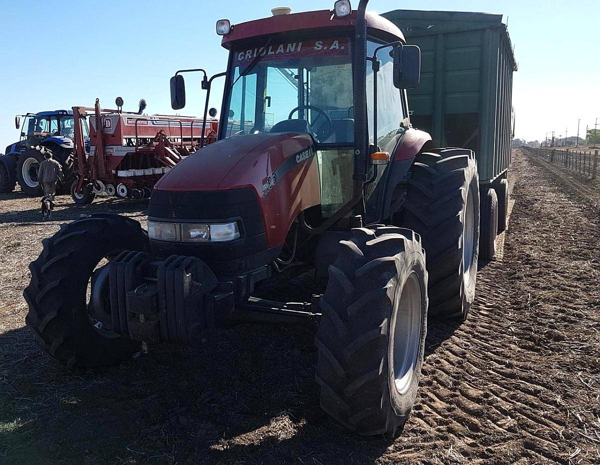 Tractor Case IH Farmall 95 JX 4X4 - año 2008