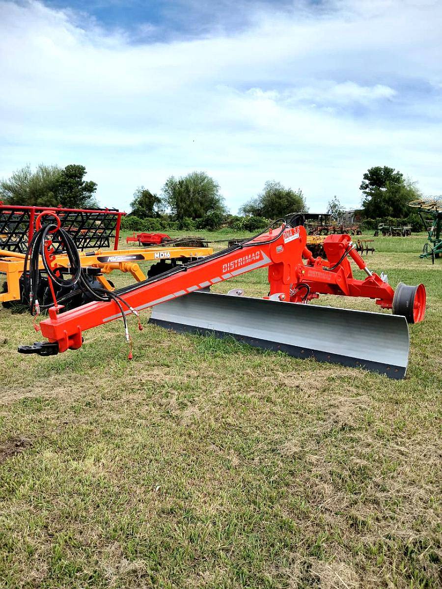 Niveladora de Arrastre D.n.a. 3.6 Distrimaq