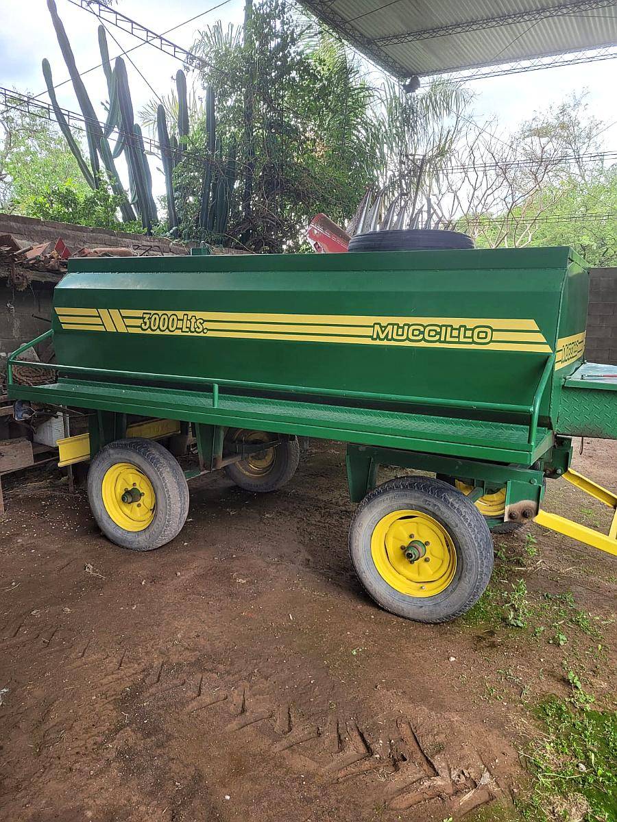 Cisterna Muccillo 3000 Lts. año 2012