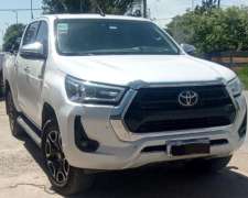 Toyota Hilux 2.8 TDI CD 4X4 SRX 204cv 2022 $44.799.000