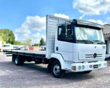 Camion Mercedes Benz 712 año 1999 con Carroceria Playa