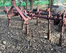 Aporcador Carpidor Cultivador 6 Puas 3 Puntos Rojo