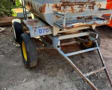 Acoplado Cisterna 2000 Lts