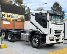 Iveco Cursor 330 2014 6X2 Camión con Eje Neumático
