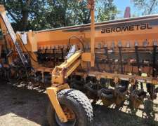 Sembradora Agrometal TX Mega de 22 a 35 cm Neumático