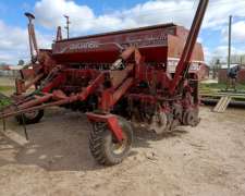 Sembradora Crucianelli De 27 A 17.5 Alfalfero