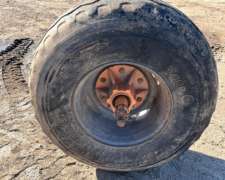 Llanta con Cubierta y Maza Agrometal 400-60-15.5.