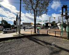 Se Vende Terreno en Esquina con Local Comercial, Diagonal a