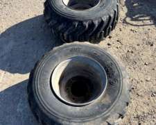 Juego de Llantas con Cubiertas 400-60-15.5 de Agrometal.
