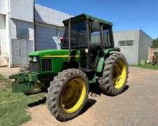 Tractor John Deere 5705 con Cabina