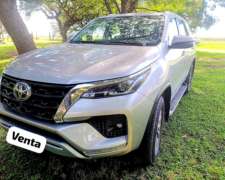 Toyota Hilux SW4 4X4 2.8 TDI 6 AT 7a