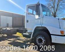 Camión Mercedes Benz 1620 (2005)