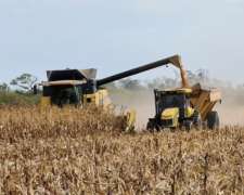 Cosechadora New Holland CR980 con Plataforma y Maicero 16 S