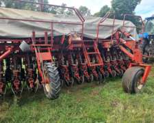 Crucianelli Pionera 4017 con Alfalfero y Kit Neumático