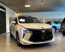 U Tour 7 Pas. Motor Mitsubishi Turbo Nafta 197 CV 285 NM 0km