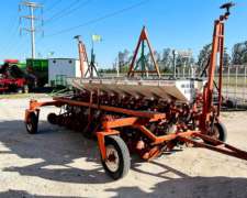 Sembradora Migra S-22 de 9 Surcos a 52 CM.