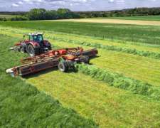 Segadora Acondicionadora con Agrupador Kuhn 13.40 Mts