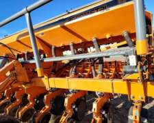 Sembradora de 16 Surcos a 52 cm Neumatica, Marca Agrrometal