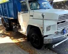 Ford F-7000 con Volcador año 1984