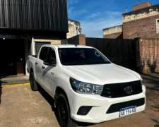 Toyota Hilux SR 4X4 2017