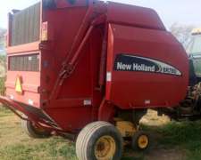 Enrrolladora New Holland Br780. Modelo 2005.