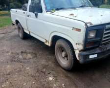 Camioneta Ford F100 con Perkins 4