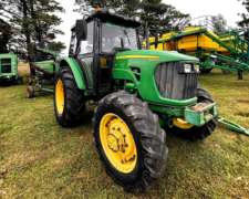 Tractor John Deere 5090, año 2011
