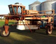 Pulverizador Autopropulsado Golondrin de 2000 Litros