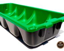 Bebedero Plástico de 230lts Lineal