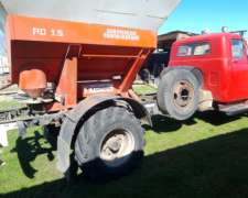 Fertilizadora Yomel RD 3.5 Montada Sobre Camión Dodge 400