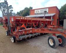 Apache 9000 con Alfalfero y Fert. Plegable,