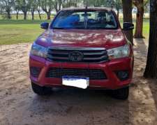 Toyota Hilux SR 4X4 Manual