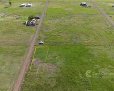 Se Vende Terreno En 20x40 Frente A La Plaza. 2 Cuadras Del R