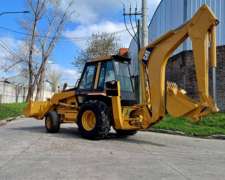 Retroexcavadora Caterpillar 446 B
