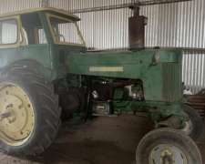 Tractor John Deere 730