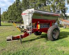 Fertilizadora De Arrastre Fertec 4500 - Seminueva