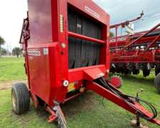 Rotoenfardadora Mainero 5880 .