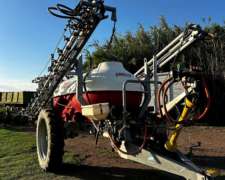 Pulverizador de Arrastre Ombu 3000lts Trocha Variable