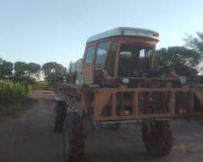 Pulverizadora Barbuy. año 1996. 2.000 Litros. Motor Deutz