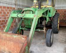 Tractor John Deere 2420 con Pala Frontal