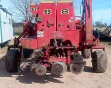 Vendo Sembradora Bertini 33 a 21 muy Buena