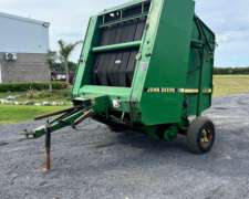 Rotoenfardadora John Deere 535