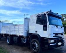 Iveco Cavallino Enganchado con Acoplado Petinari