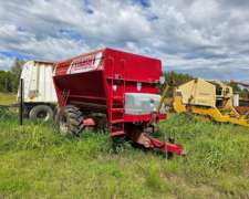 Mixer Ombu de 10m3 Rodado Simple con Balanza Magris