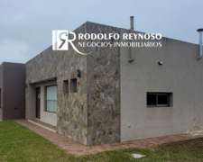 Casa de Diseño en Villa Elisa