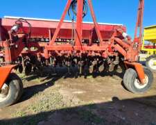 Sembradora Crucianelli Pionera III de 23 a 21 cm