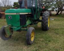 Tractor John Deere 3350.