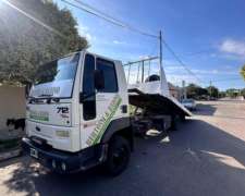 Ford Cargo 712 con Camilla